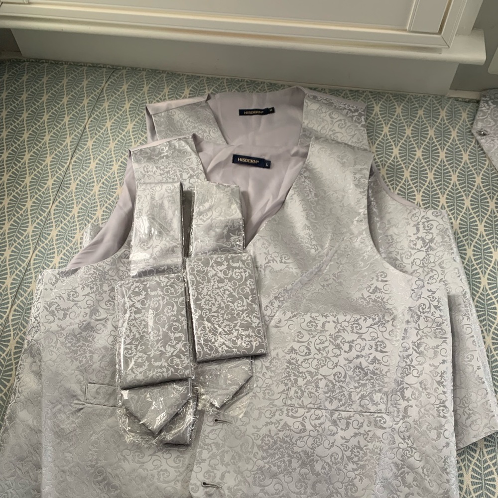 Mens vest, tie and pocket handkerchief combo. New.